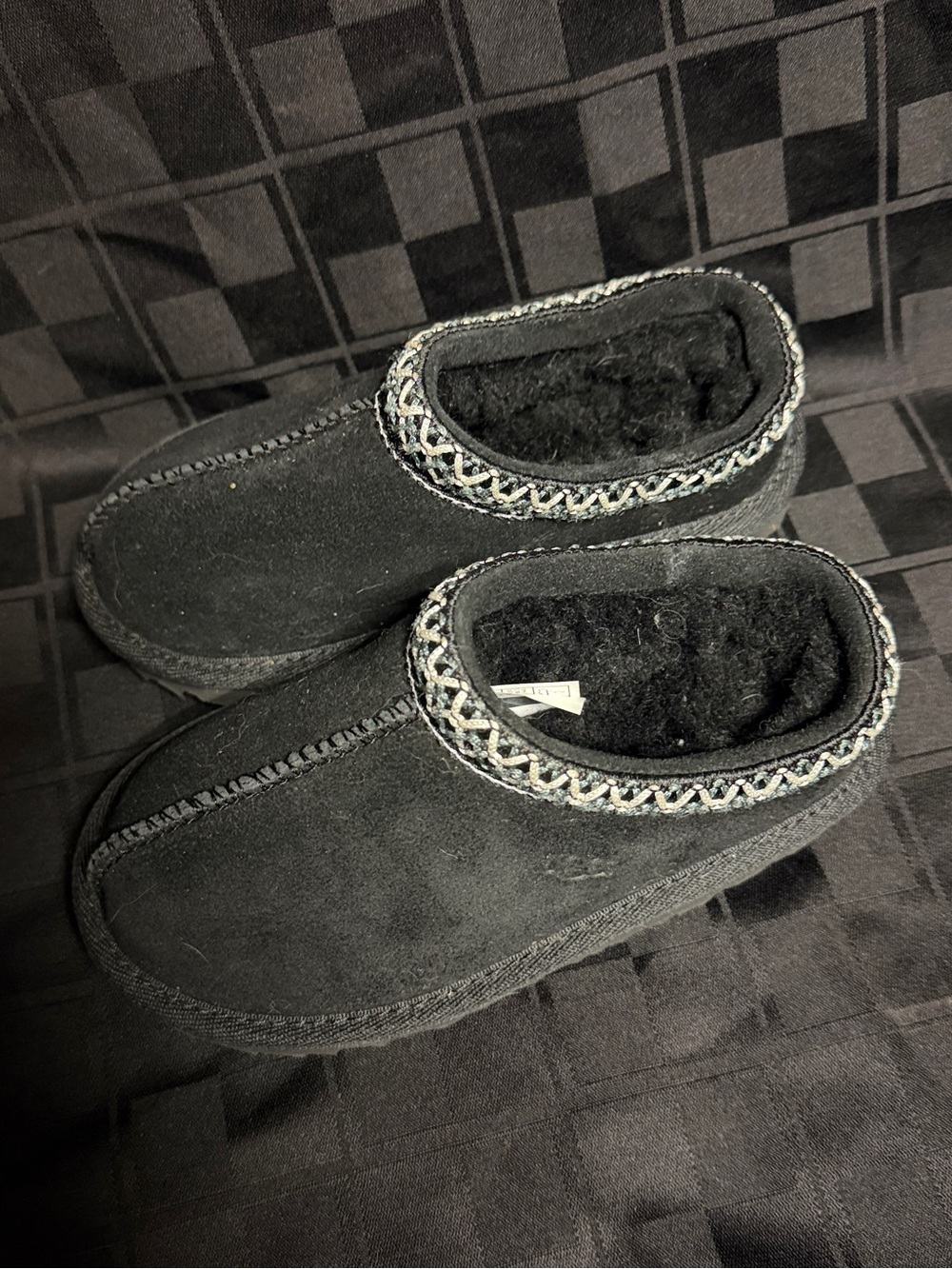NWOT Kids Ugg plush slip on - Picture 4 of 7